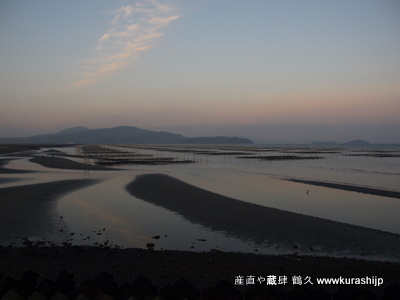 PC120894-1.JPG 昨日は、鹿児島の出水に海苔をつくりに行って来ました。写真は湾の入り口付近から。朝7時過ぎです。